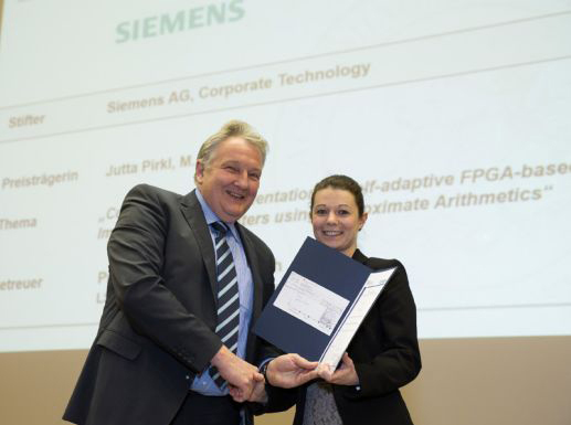 Zum Artikel "03.02.2017 Masterpreis der Firma Siemens für Jutta Pirkl"