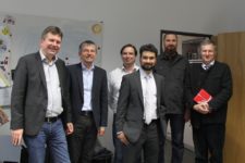 Bild von Rafael Rosales mit den Prüfern seiner Promotionsprüfung