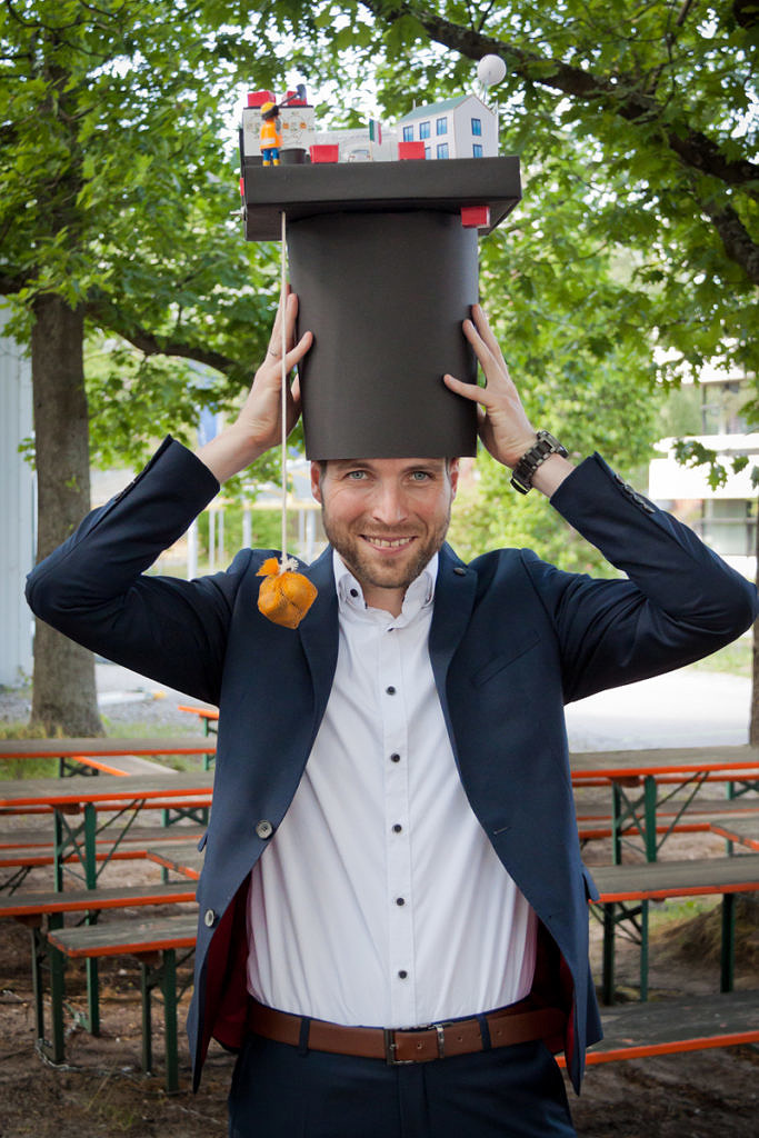 Mann mit Doktorhut